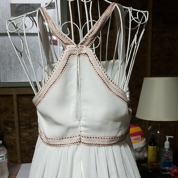 Elegant White Maxi Dress - Picture 6 of 9